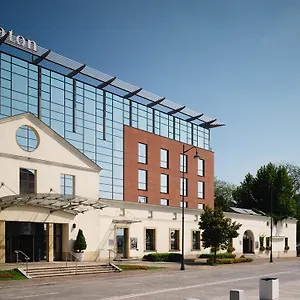 Отель Sheraton Grand Краков