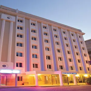 4* Otel The